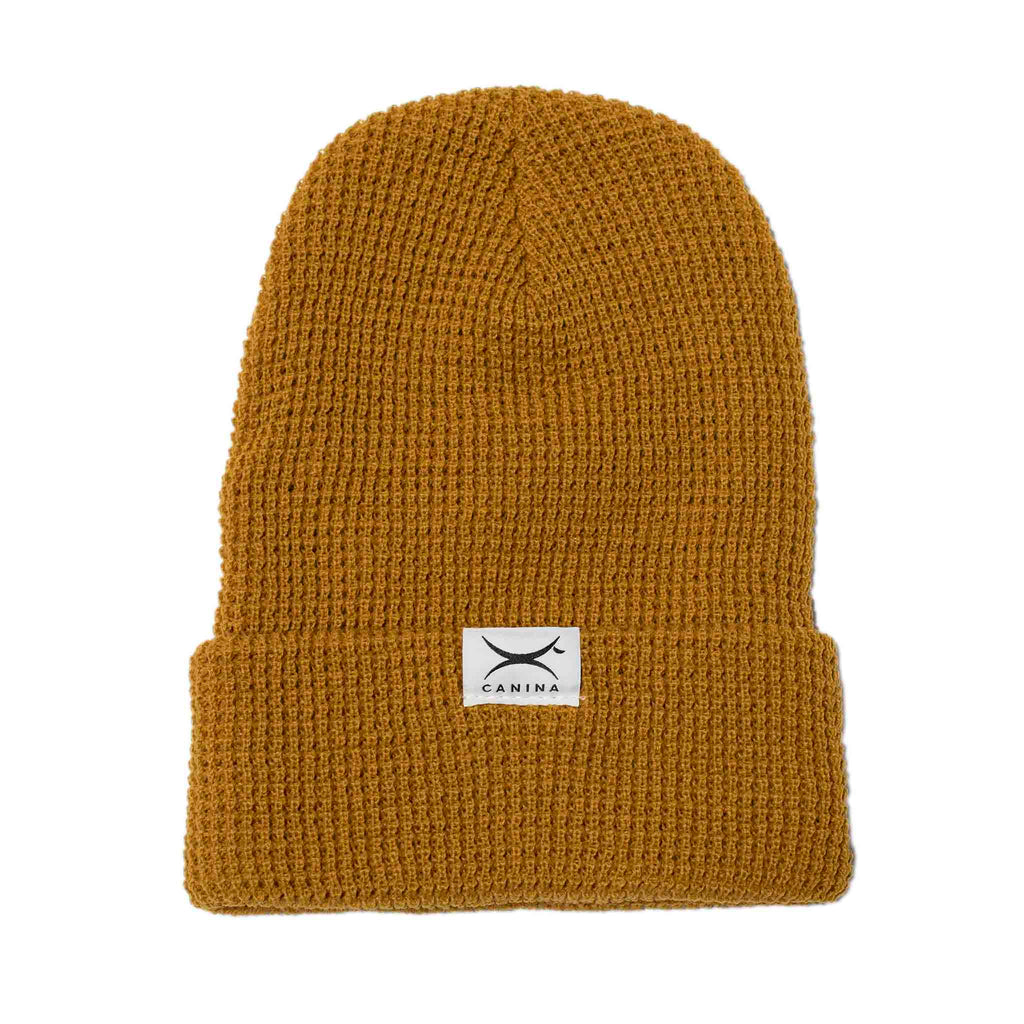 Canina waffle beanie with label in camel / gold